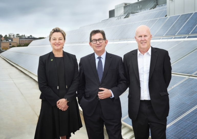 Justine (JJ) Jarvinen, CEO Energy Institute, UNSW Faculty of Engineering, Professor Ian Jacobs, President and Vice-Chancellor UNSW Sydney, Scientia Professor Matthew England, Deputy Director UNSW Climate Change Research Centre